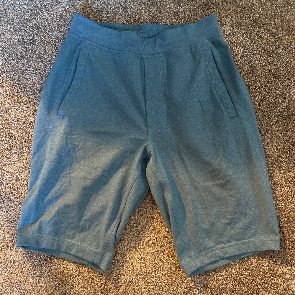 Lululemon Men’s Training Shorts - Size M